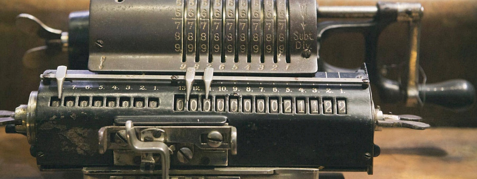 Factoring-Anbieter-und-Kosten-vergleichen-Grafik